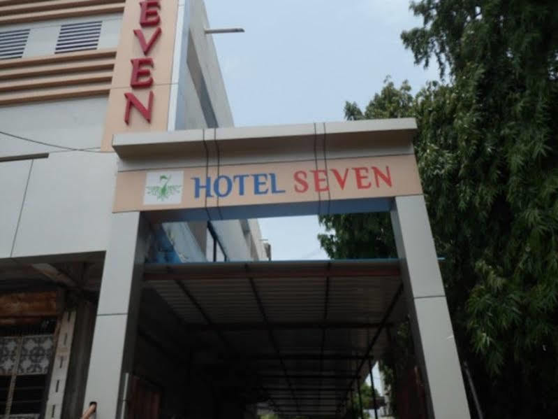 Hotel Seven Ahmedabad Extérieur photo